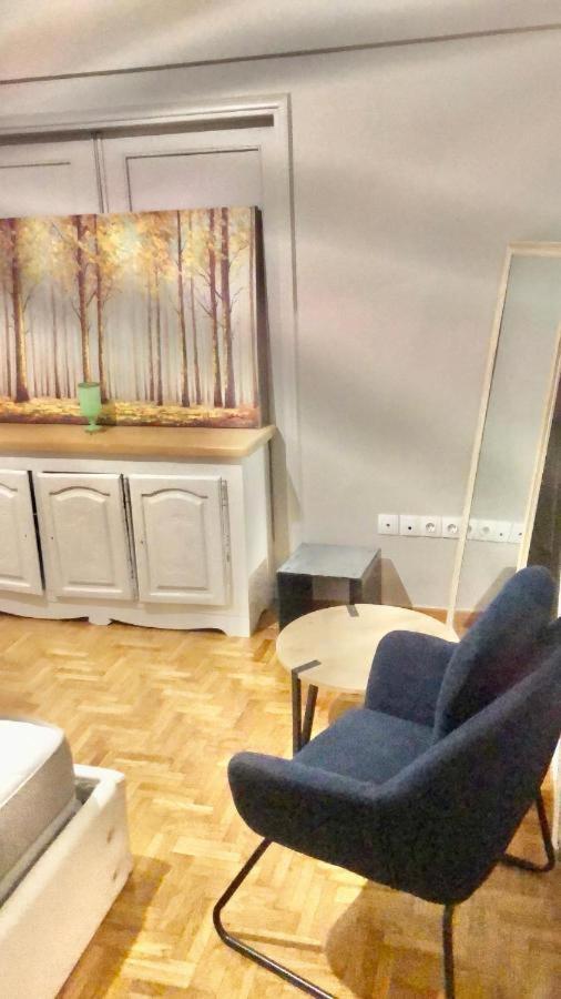 Economy Shared Apartment B In Central Aten Exteriör bild